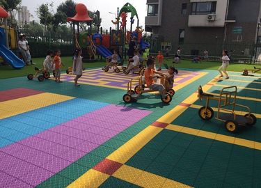 चीन रंगीन अनुकूलित हटाने योग्य बालवाड़ी फ़्लोरिंग शॉक अवशोषक ग्रीन फैक्टरी